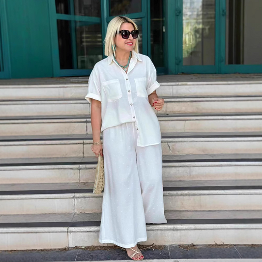 Prodyšná jednobarevná dvoudílná souprava - košile s krátkým rukávem a kalhoty se širokými nohavicemi