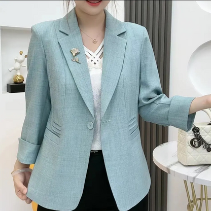 Elegantní slim fit sako s květinovou broží