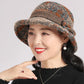 👒 Dámský klobouk z ovčí kůže ve vintage stylu s kostkovaným vzorem